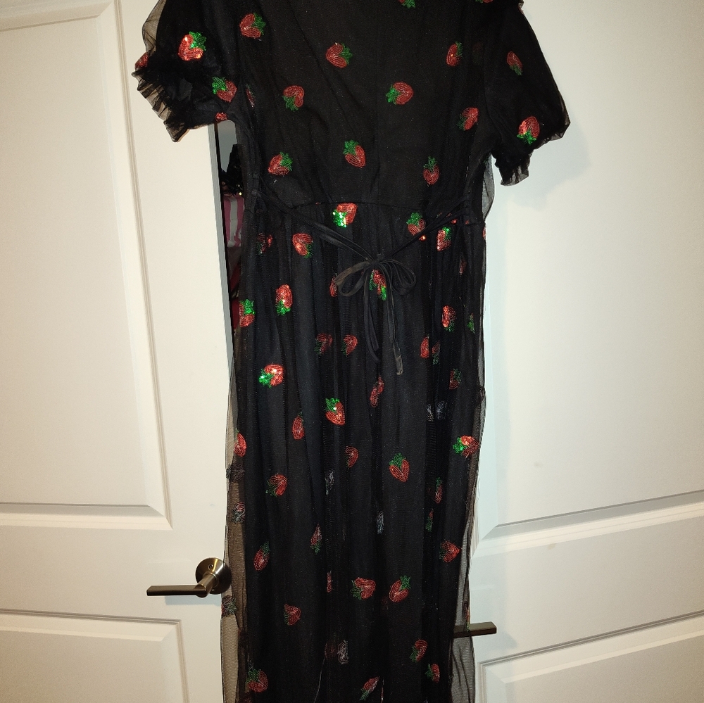 Dress - Picture 2 of 7